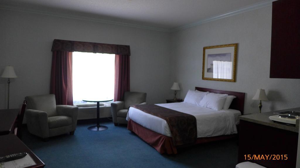 The Bridgeport Inn Fort Mcmurray Zimmer foto
